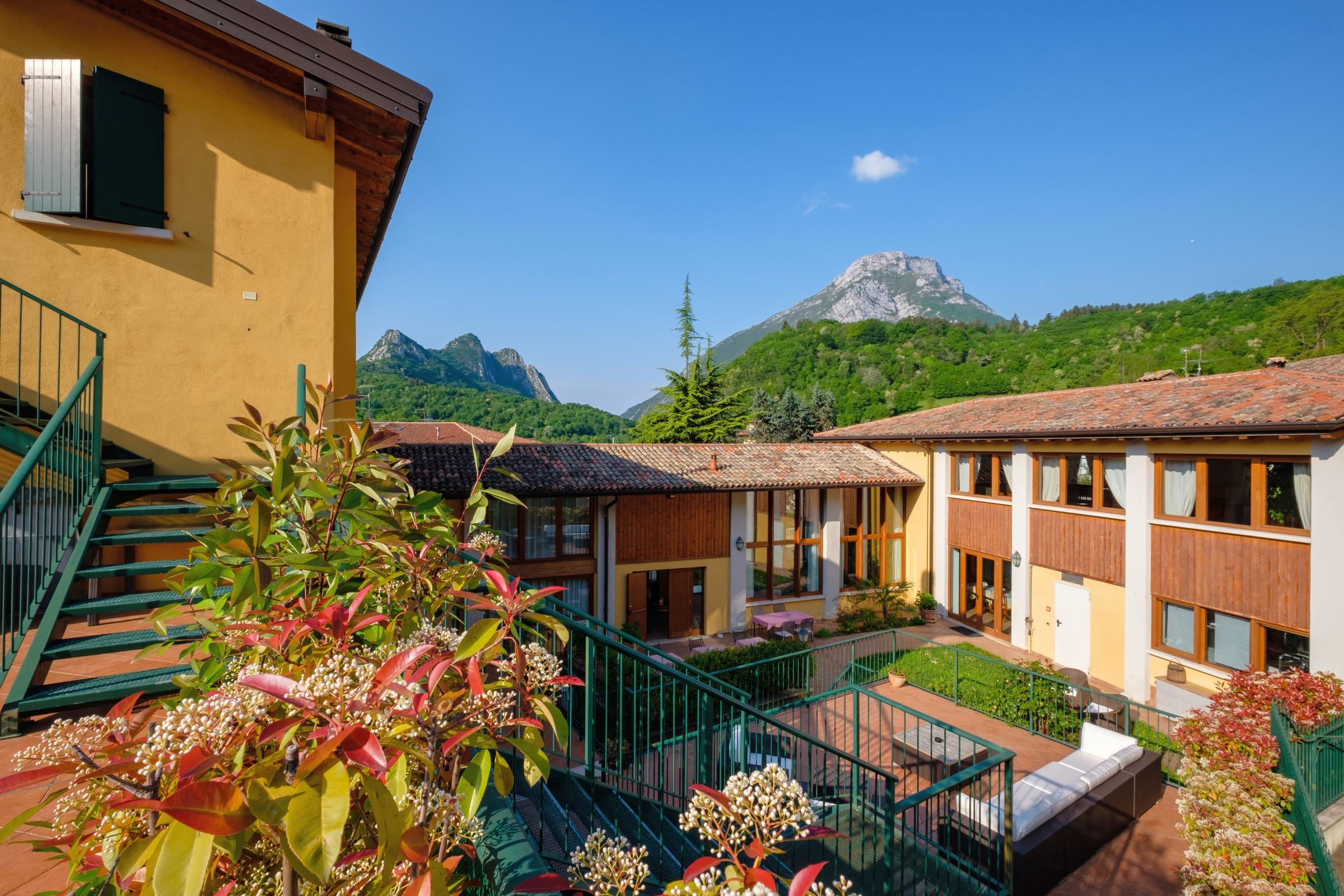 Hotel Tre Punte Gargnano Exterior photo